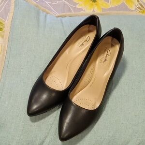 Clarks women's pumps-NEW